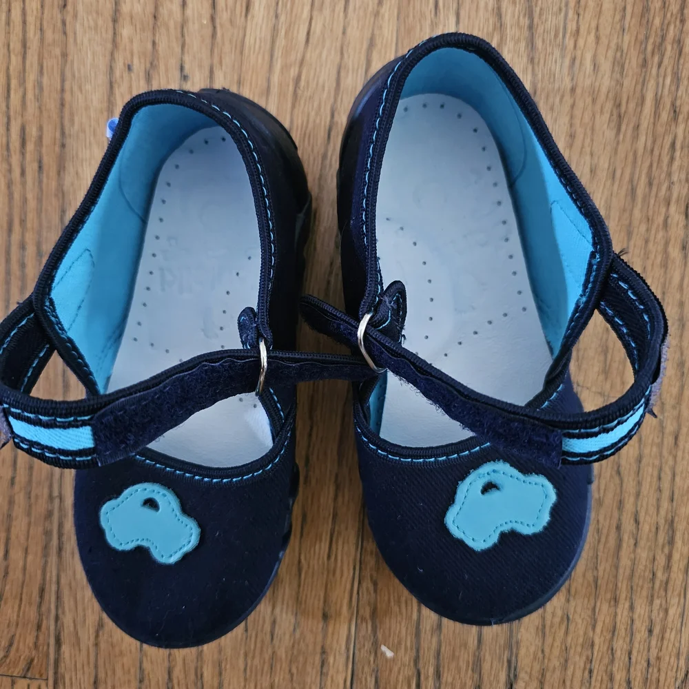Like New RenBut Navy Blue Canvas European House Slippers For Boys Size 26 US 9